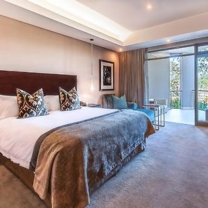 Luxus Zimmer mit Kingsize-Bett